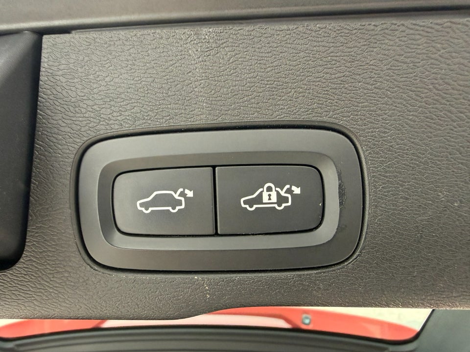 Volvo XC60 2,0 T6 ReCharge Plus Dark aut. AWD 5d