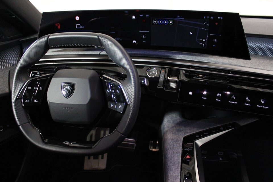Peugeot e-3008 77 GT Pack 5d