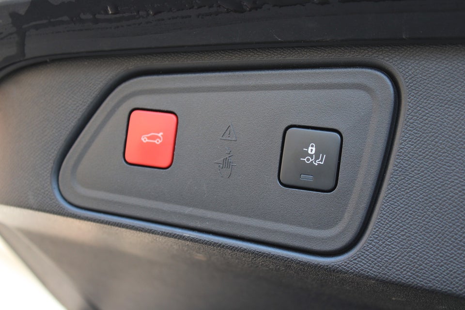 Peugeot 3008 1,6 Hybrid Allure EAT8 5d