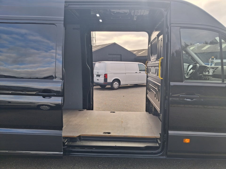 VW Crafter 35 2,0 TDi 177 Kassevogn L4H3 aut.