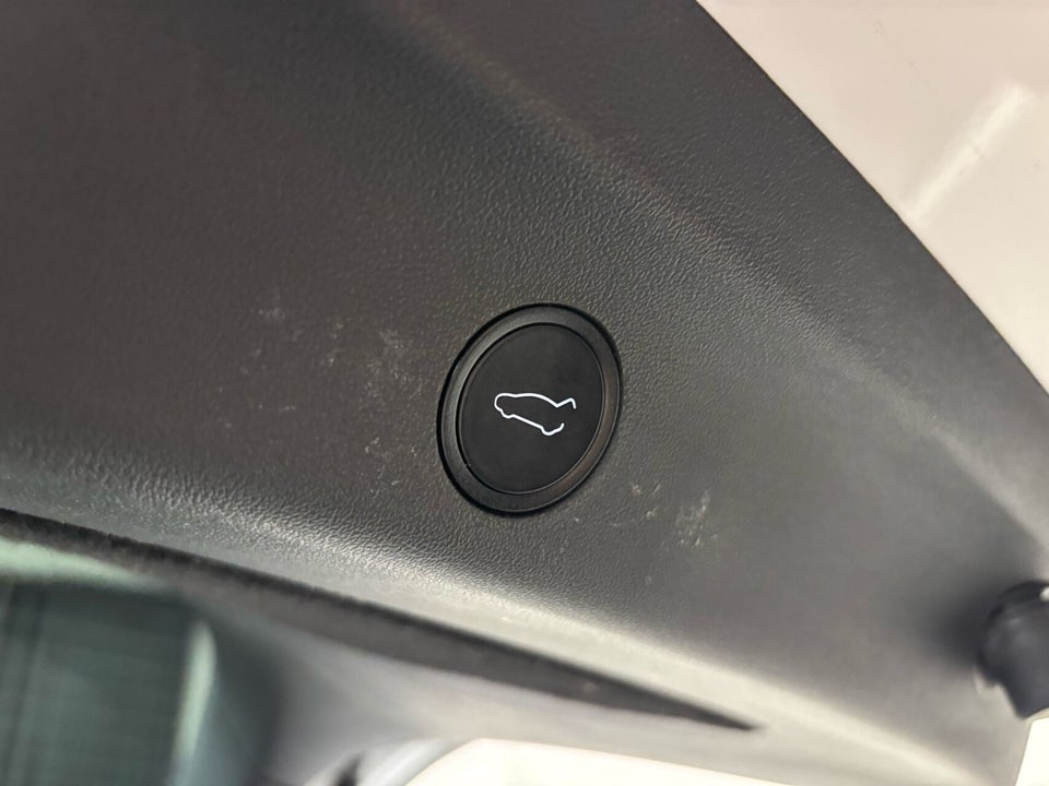 Tesla Model Y RWD 5d