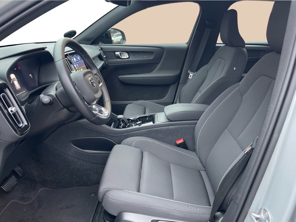 Volvo XC40 ReCharge Extended Range Plus 5d
