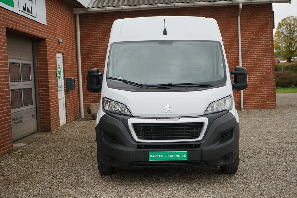 Peugeot Boxer 333 2,2 BlueHDi 140 L2H2 Premium
