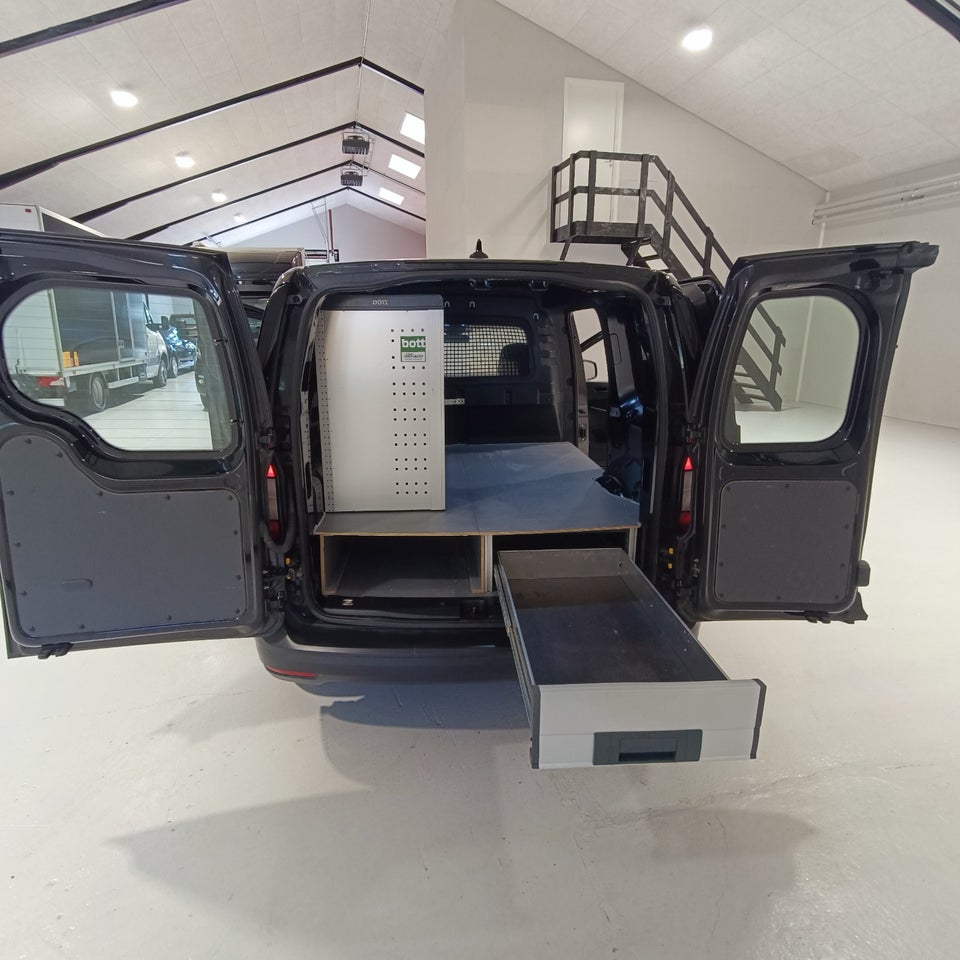 VW Caddy 2,0 TDi 102 Cargo