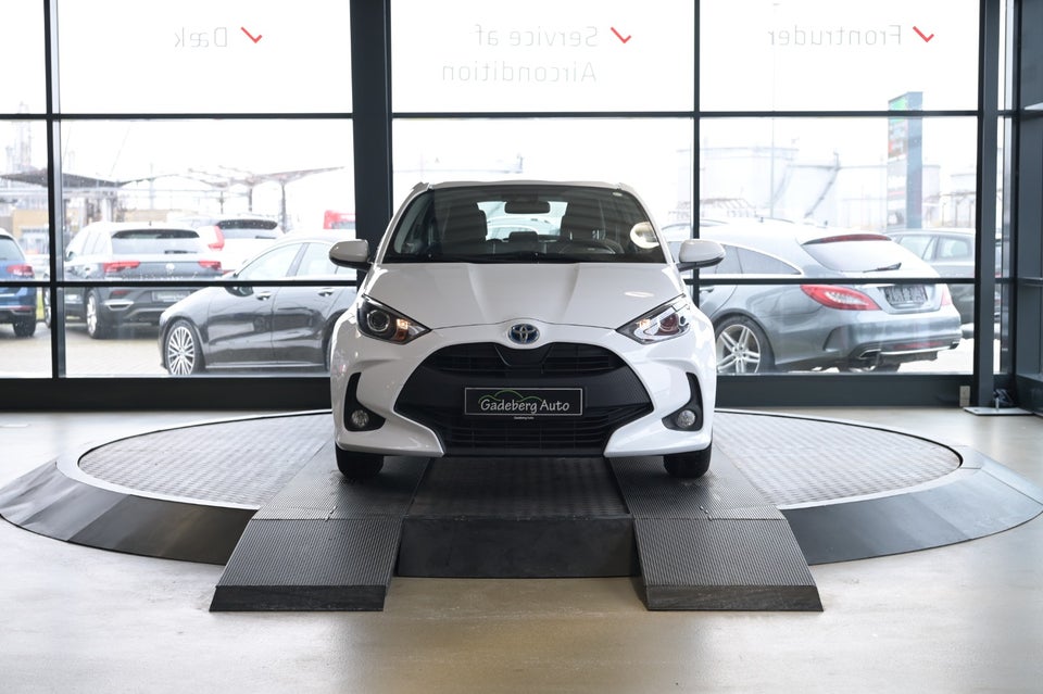 Toyota Yaris 1,5 Hybrid H3 e-CVT 5d