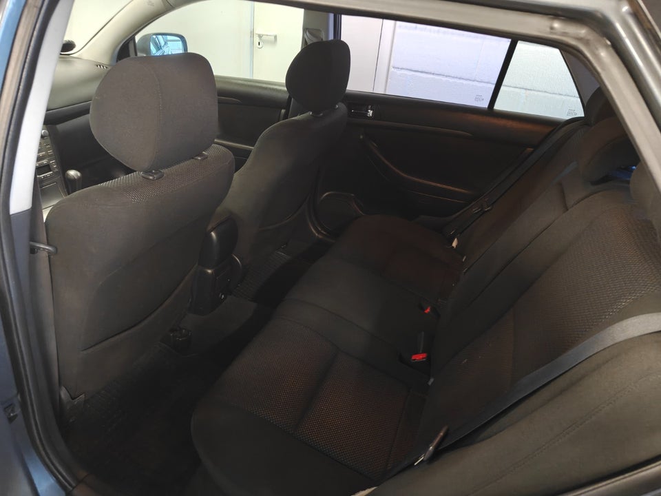 Toyota Avensis 1,8 VVT-i Sol stc. 5d