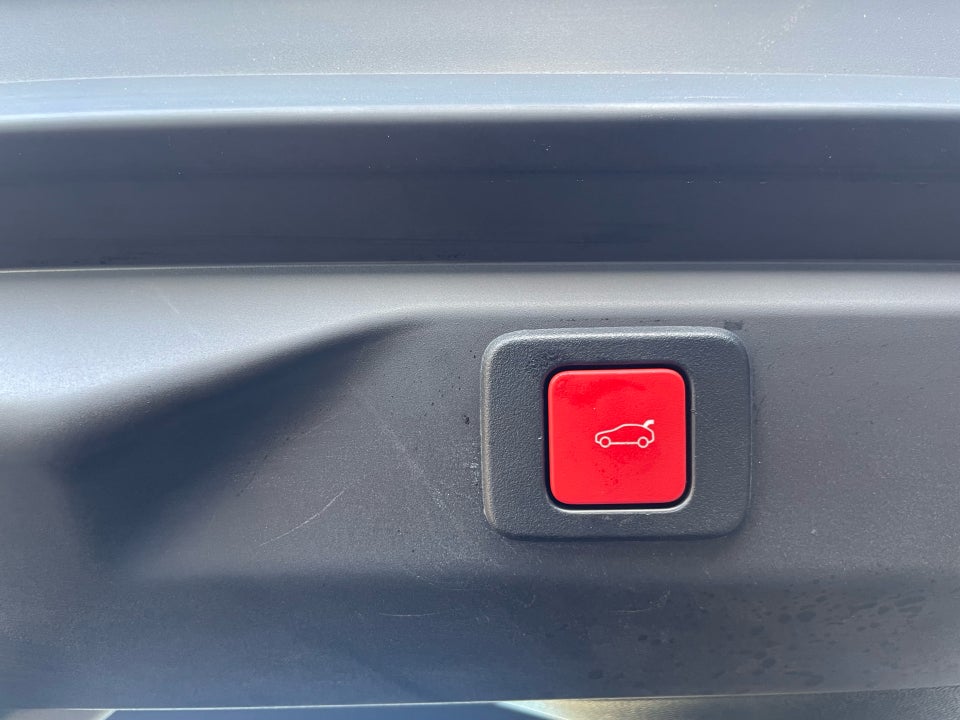 Peugeot e-3008 77 GT Pack 5d