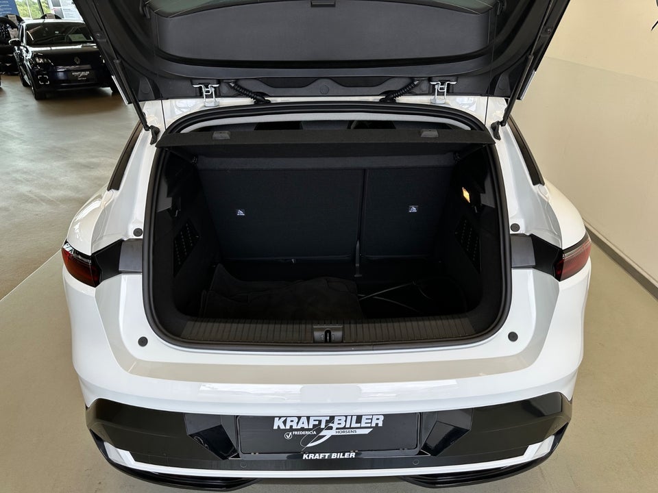 Renault Megane E-Tech 40 Equilibre 5d