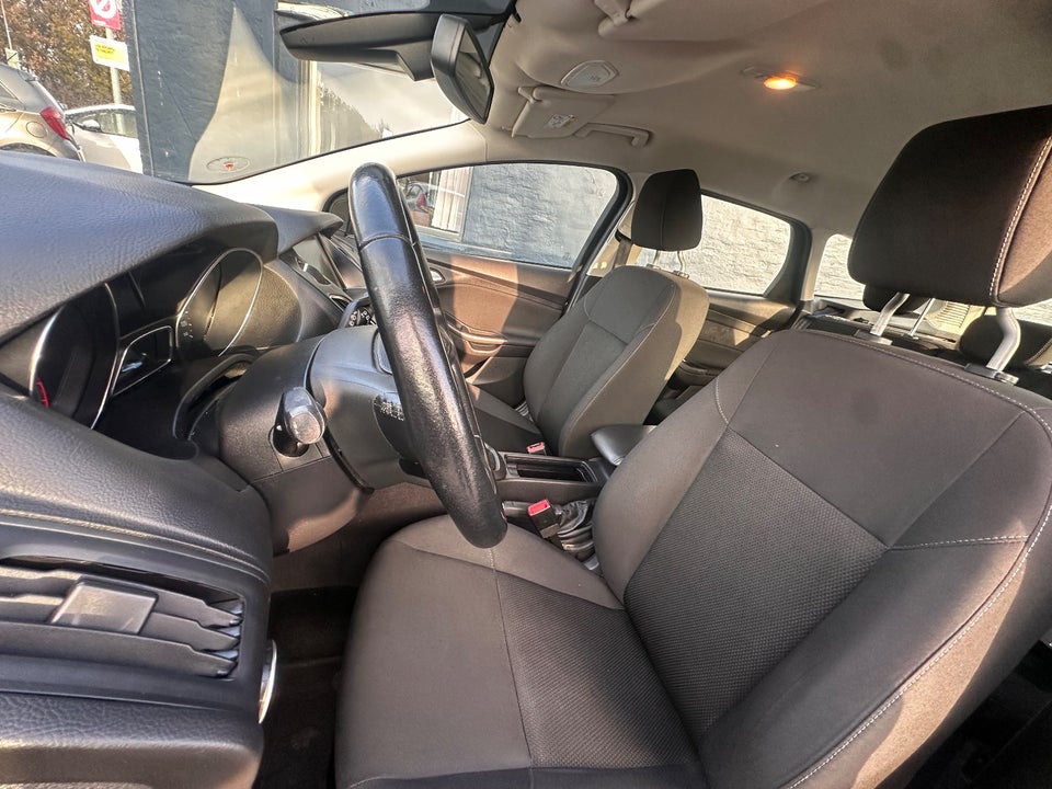 Ford Focus 1,0 SCTi 125 Business stc. 5d