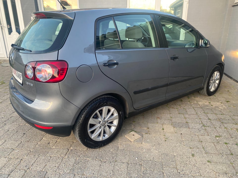VW Golf Plus 1,6 FSi Sportline Tiptr. 5d