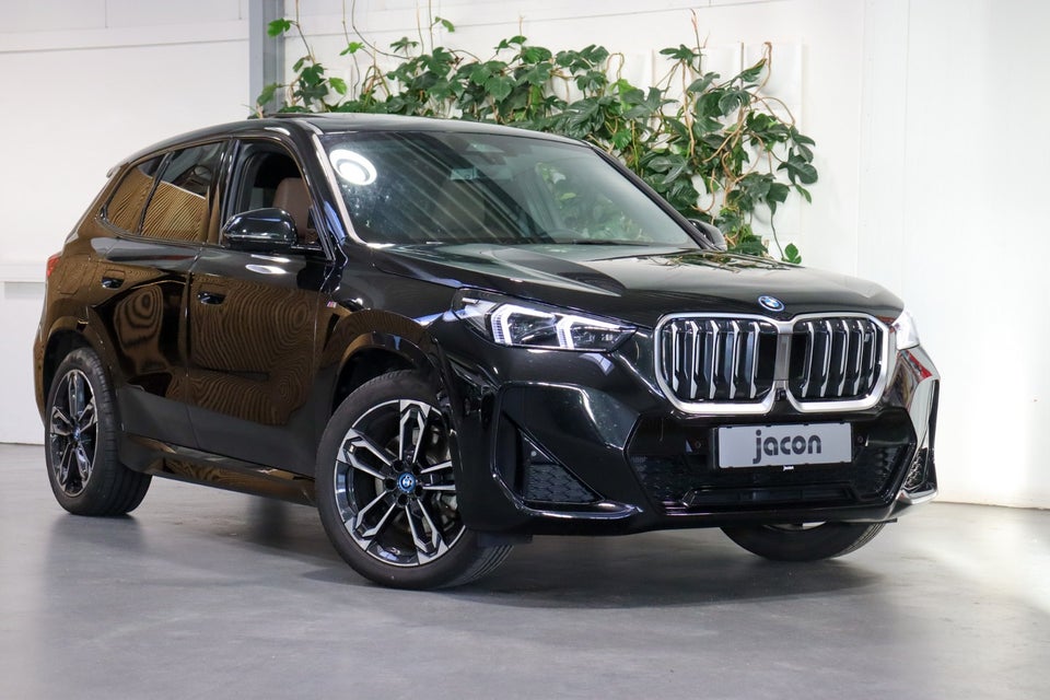 BMW iX1 xDrive30 Fully Charged M-Sport 5d