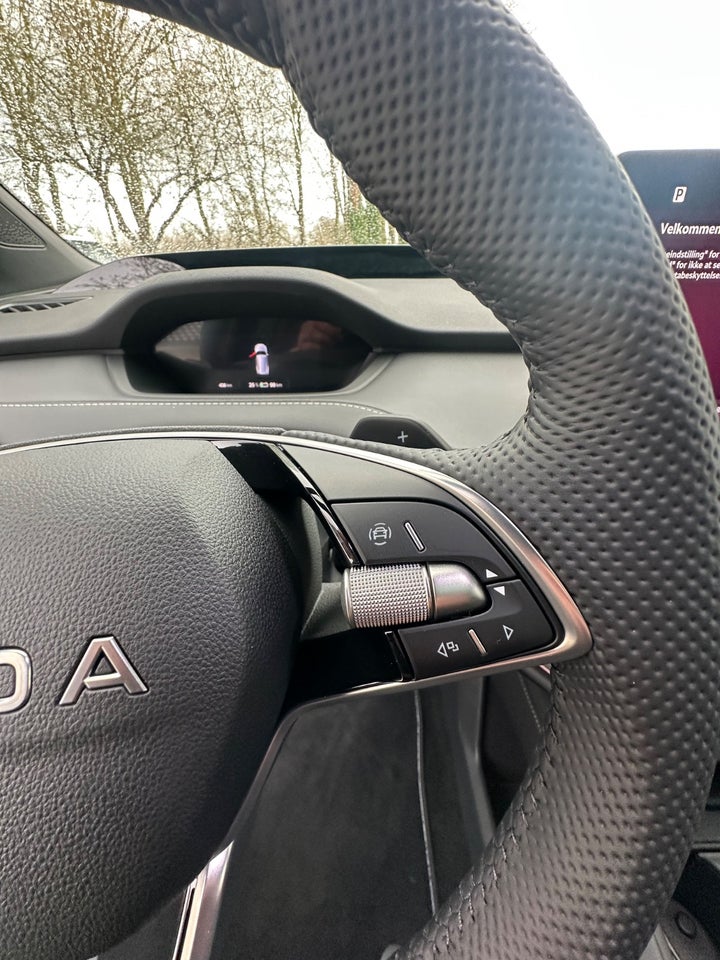 Skoda Enyaq 85 iV Sportline Maxx 5d