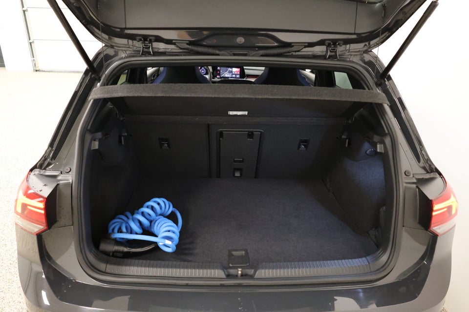 VW Golf VIII 1,4 GTE DSG 5d