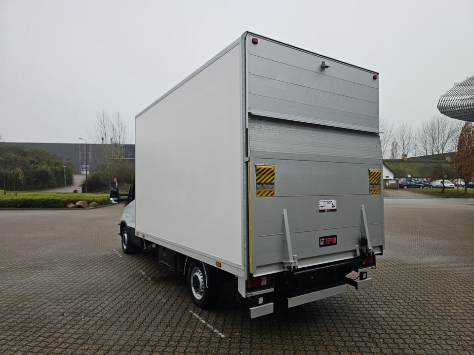 Iveco Daily 3,0 35S18 4100mm Box m/lift AG8