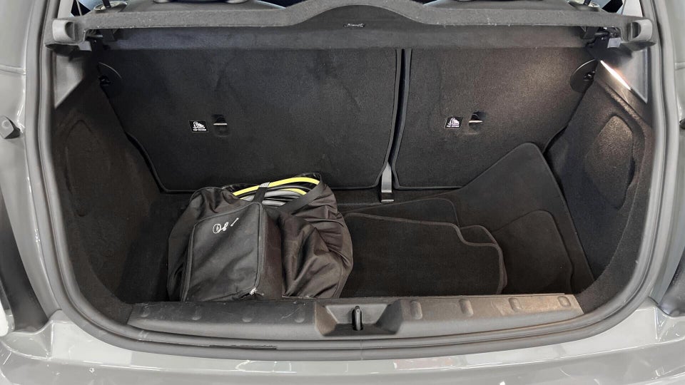 MINI Cooper SE Essential 3d