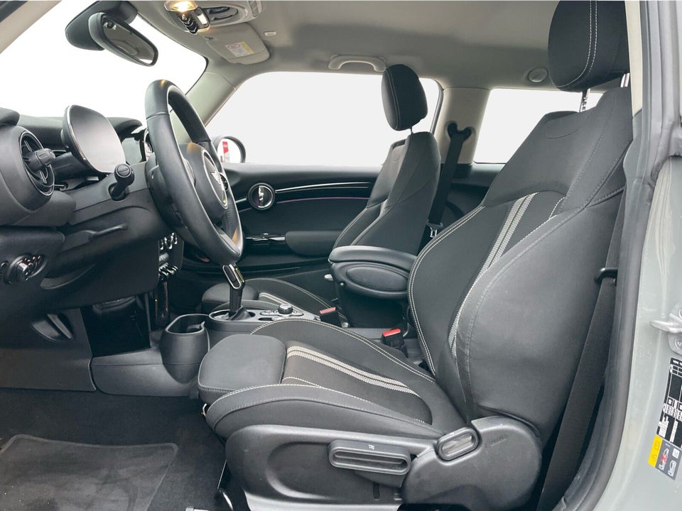 MINI Cooper SE Essential 3d