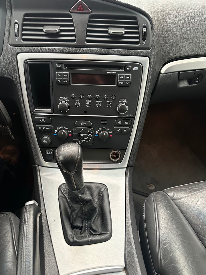 Volvo V70 2,4 140 Momentum 5d