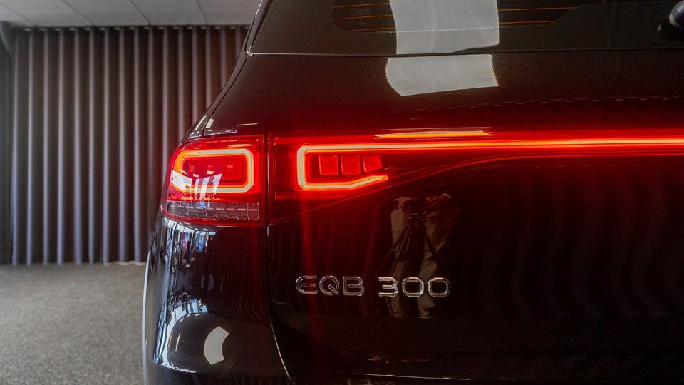 Mercedes EQB300 Progressive 4Matic 5d