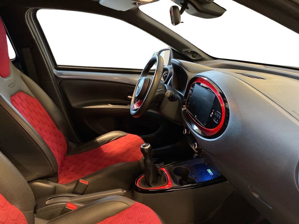 Toyota Aygo X 1,0 Undercover 5d