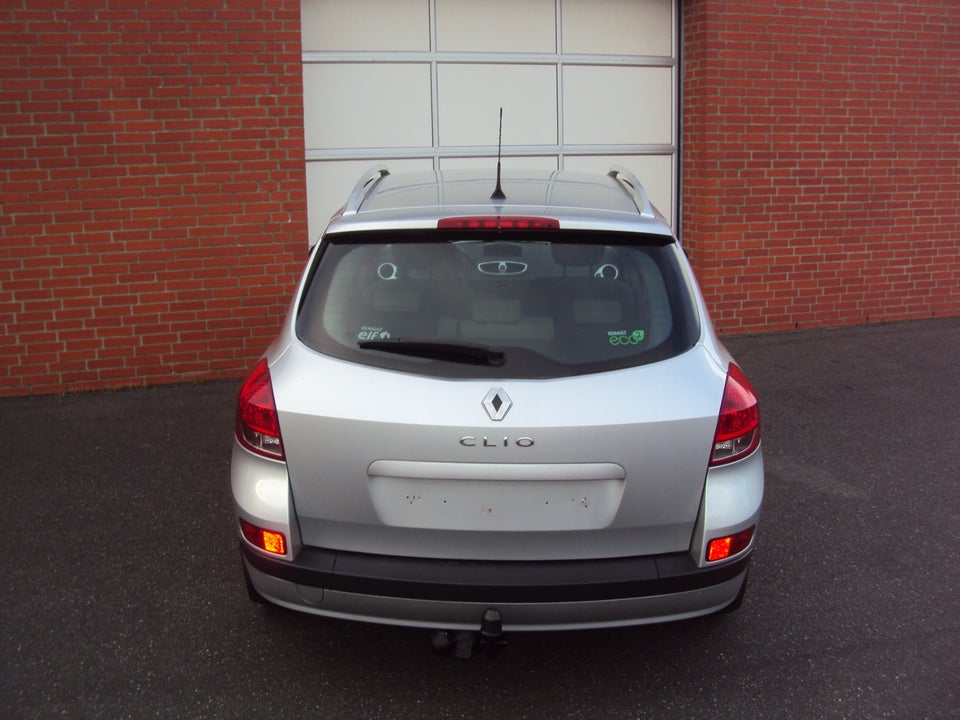 Renault Clio III 1,2 16V Expression Sport Tourer 5d