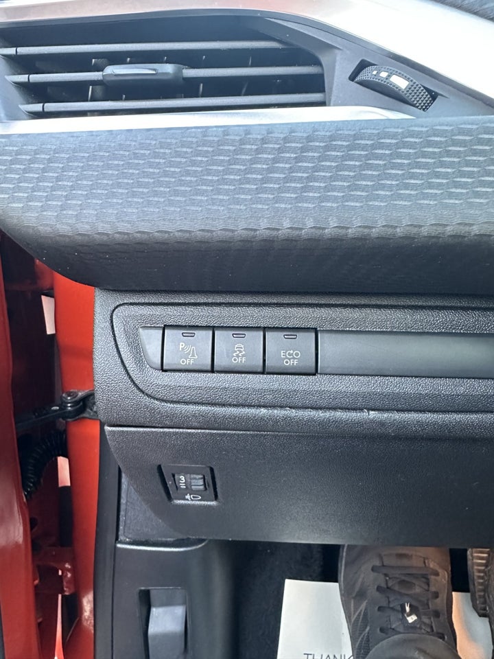 Peugeot 208 1,6 BlueHDi 100 Allure Sky 5d