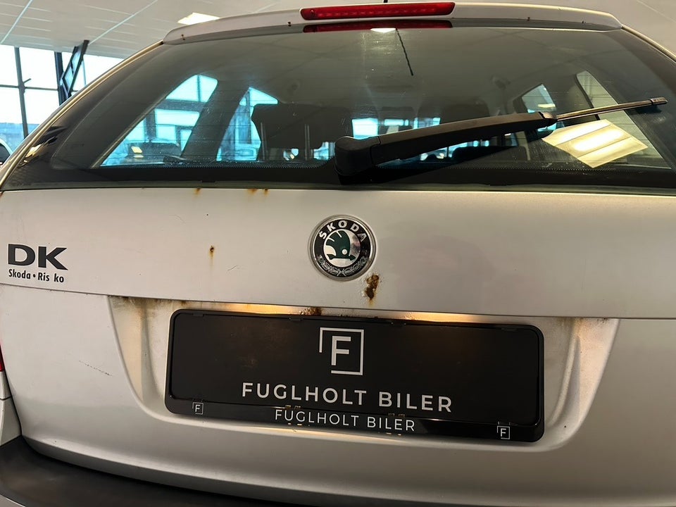 Skoda Octavia 1,6 Ambiente Combi 5d