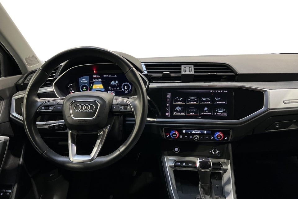 Audi Q3 45 TFSi e Attitude plus S-tr. 5d