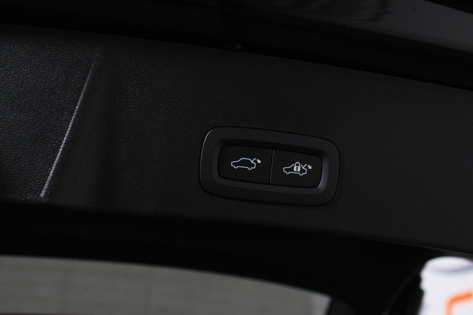 Volvo XC40 ReCharge Extended Range Plus 5d