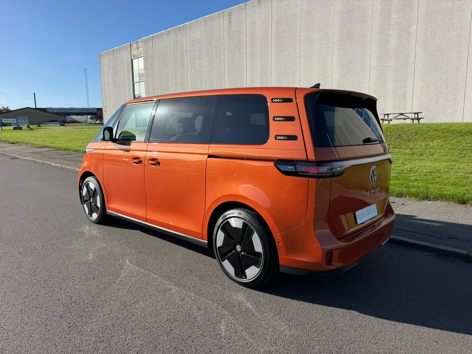 VW ID. Buzz 77 Pro SWB 5d