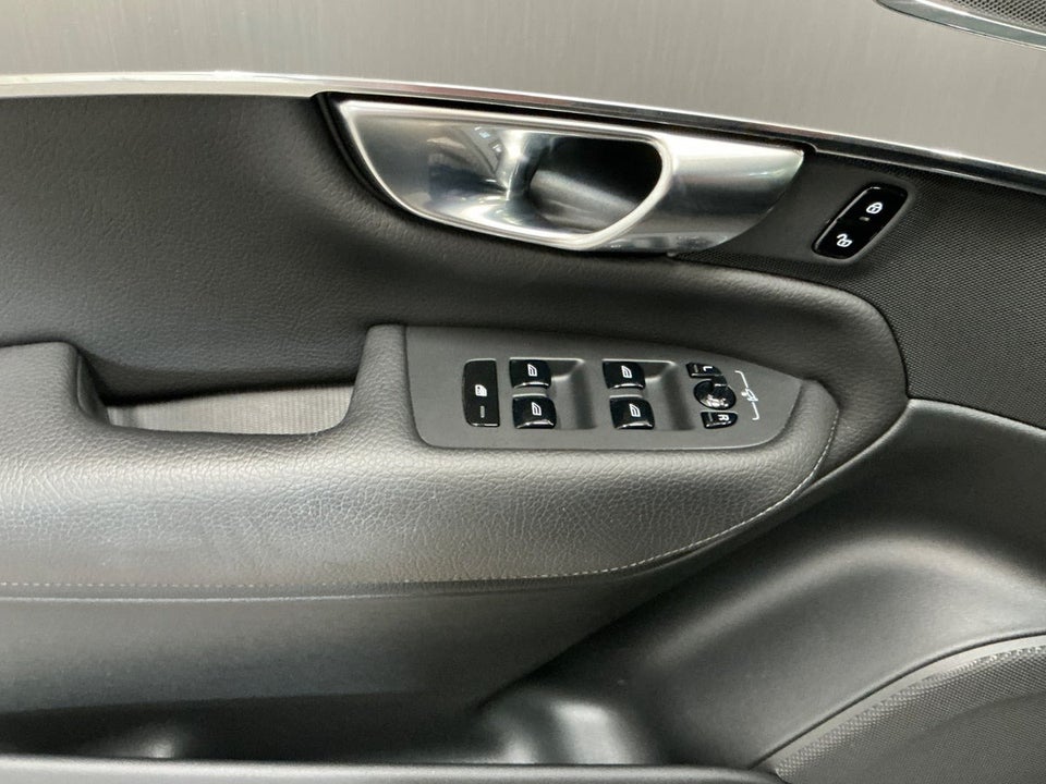 Volvo XC90 2,0 T8 ReCharge R-Design aut. AWD 7prs 5d