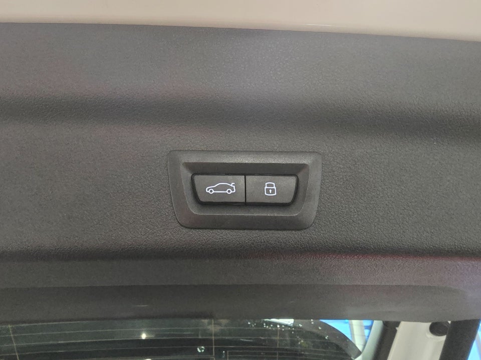 BMW iX1 eDrive20 X-Line 5d