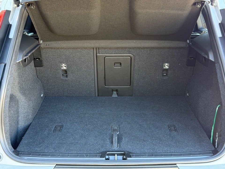 Volvo EX40 Extended Range Plus 5d