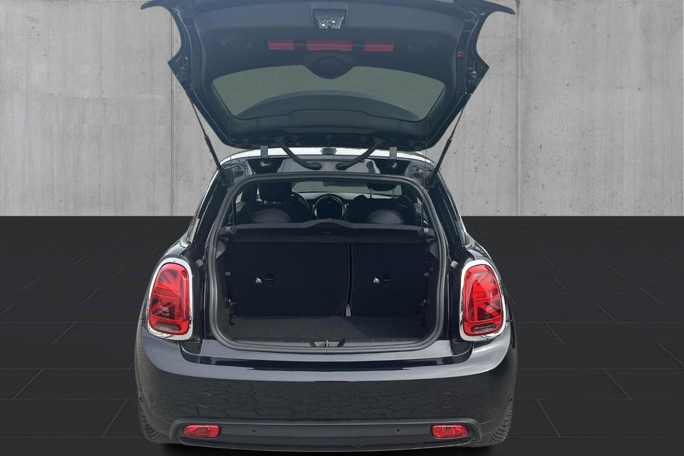 MINI Cooper SE Essential 3d