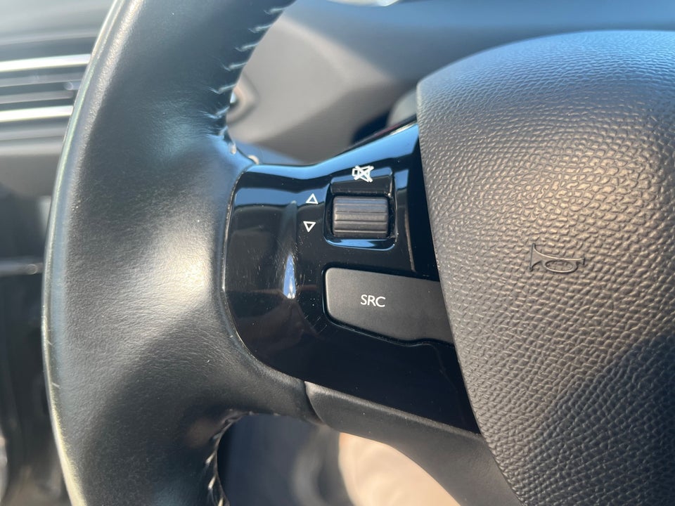 Peugeot 308 1,5 BlueHDi 130 Style SW 5d