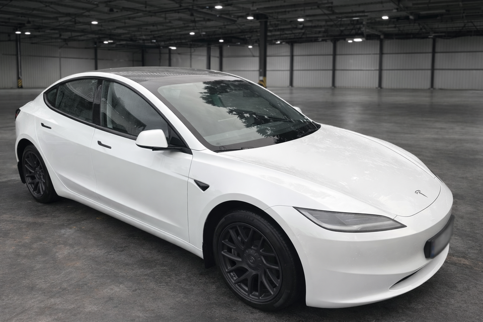 Tesla Model 3 RWD 4d