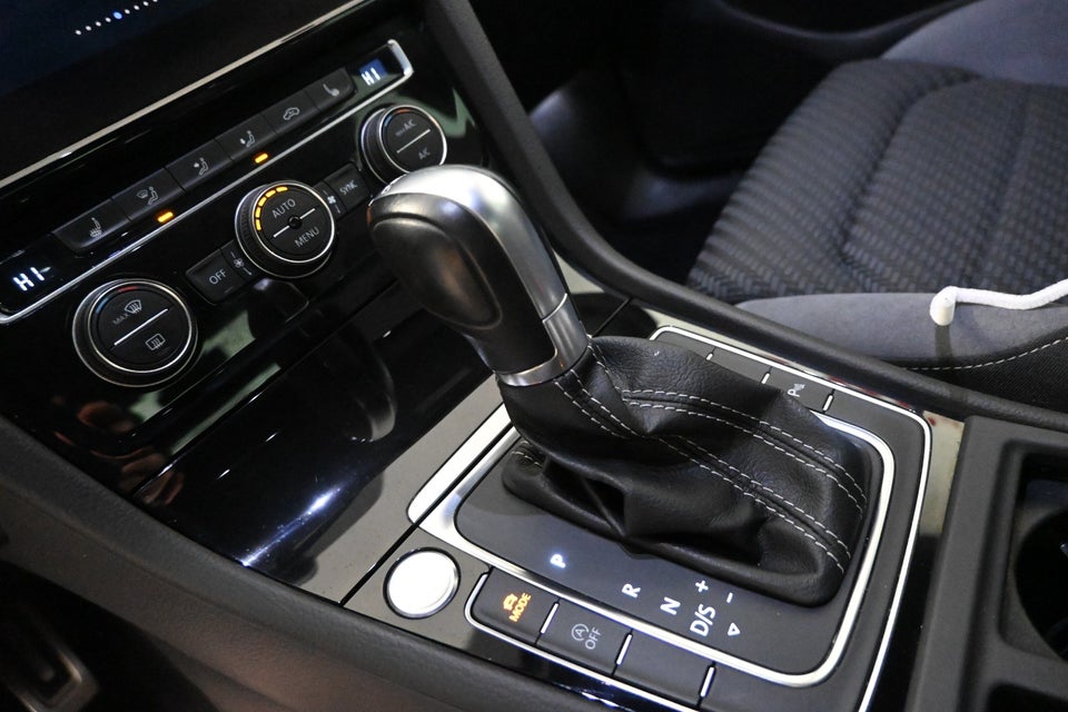 VW Golf VII 1,5 TSi 150 R-line DSG 5d