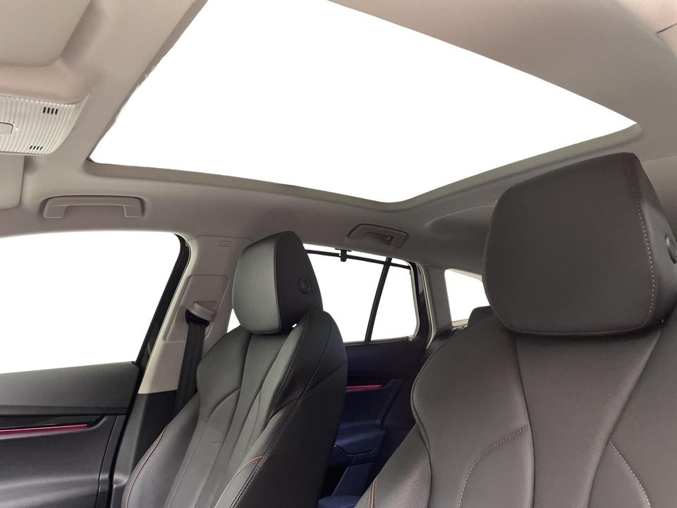 Skoda Enyaq 60 iV Suite 5d