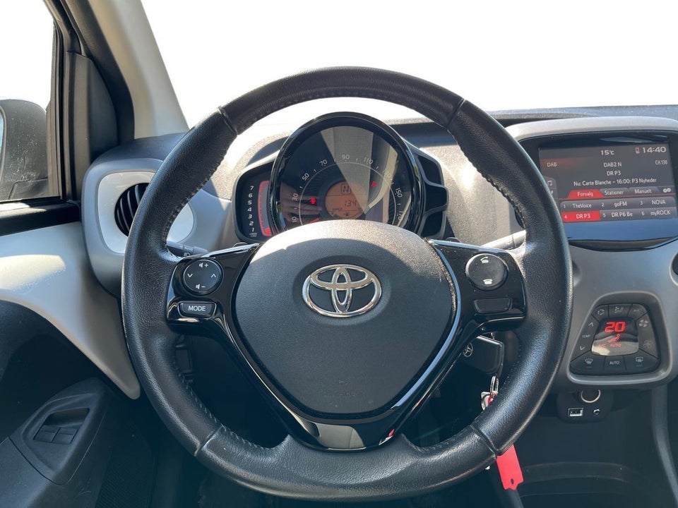 Toyota Aygo 1,0 VVT-i x-press x-shift 5d