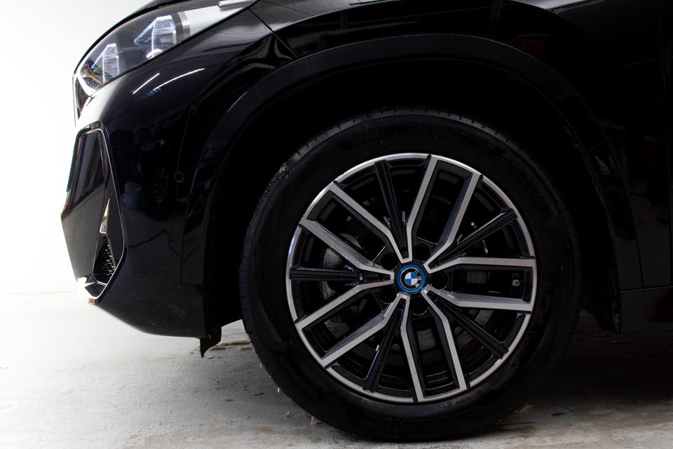 BMW iX1 xDrive30 Charged M-Sport 5d