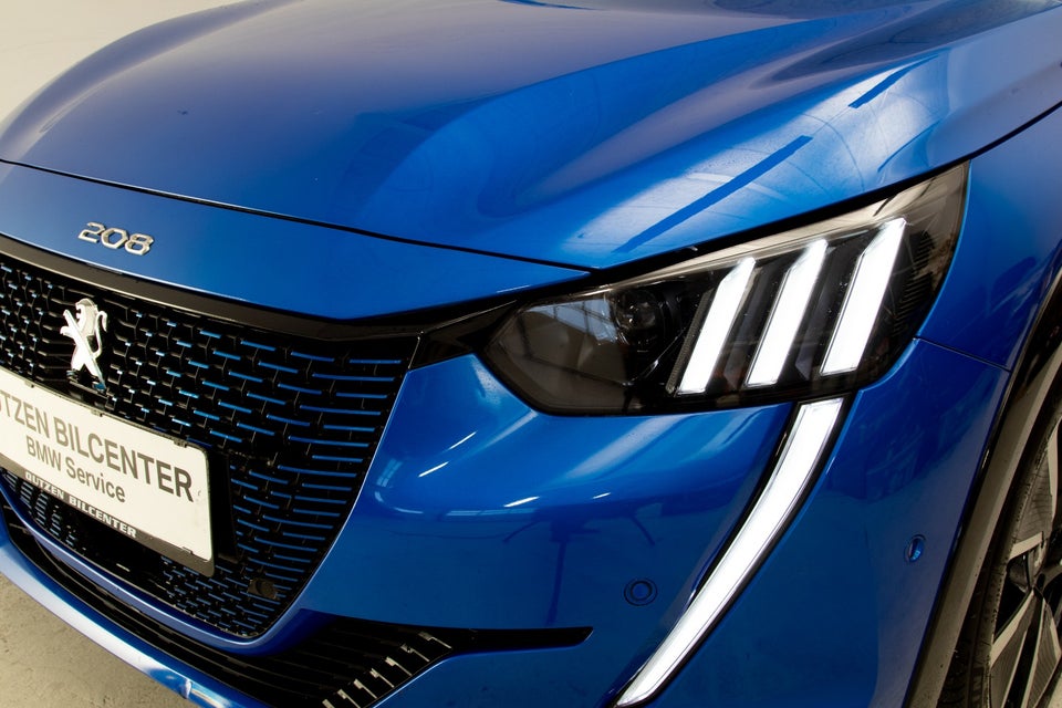 Peugeot e-208 50 GT Sky 5d