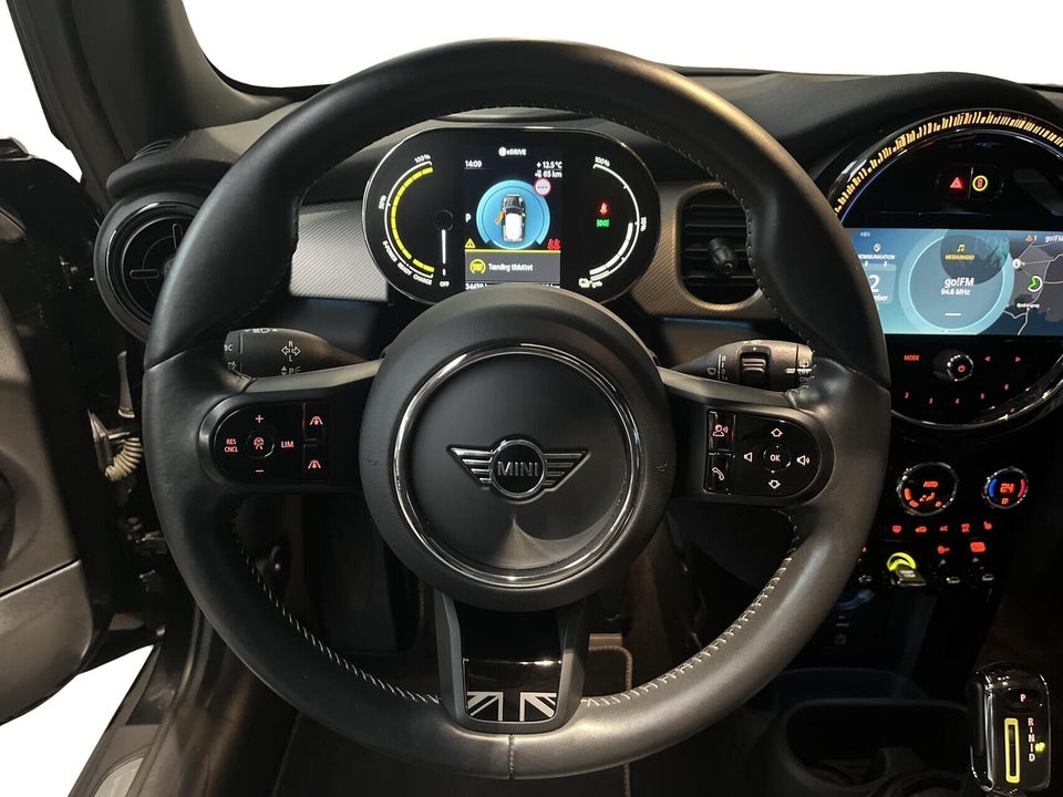 MINI Cooper SE Younique Trim 3d