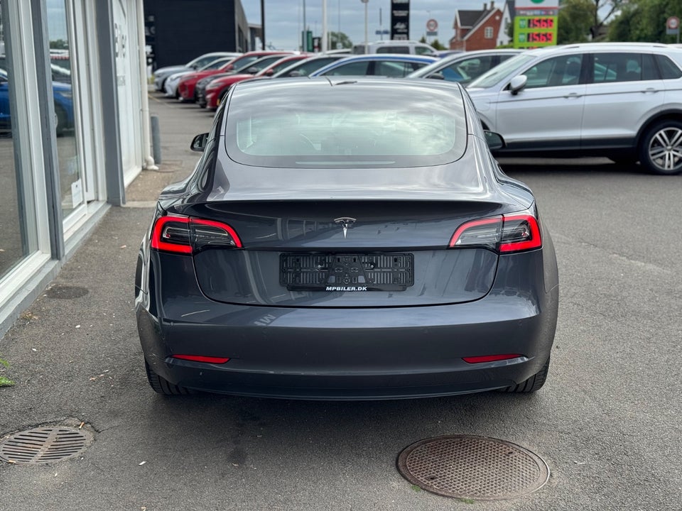 Tesla Model 3 Standard Range+ RWD 4d