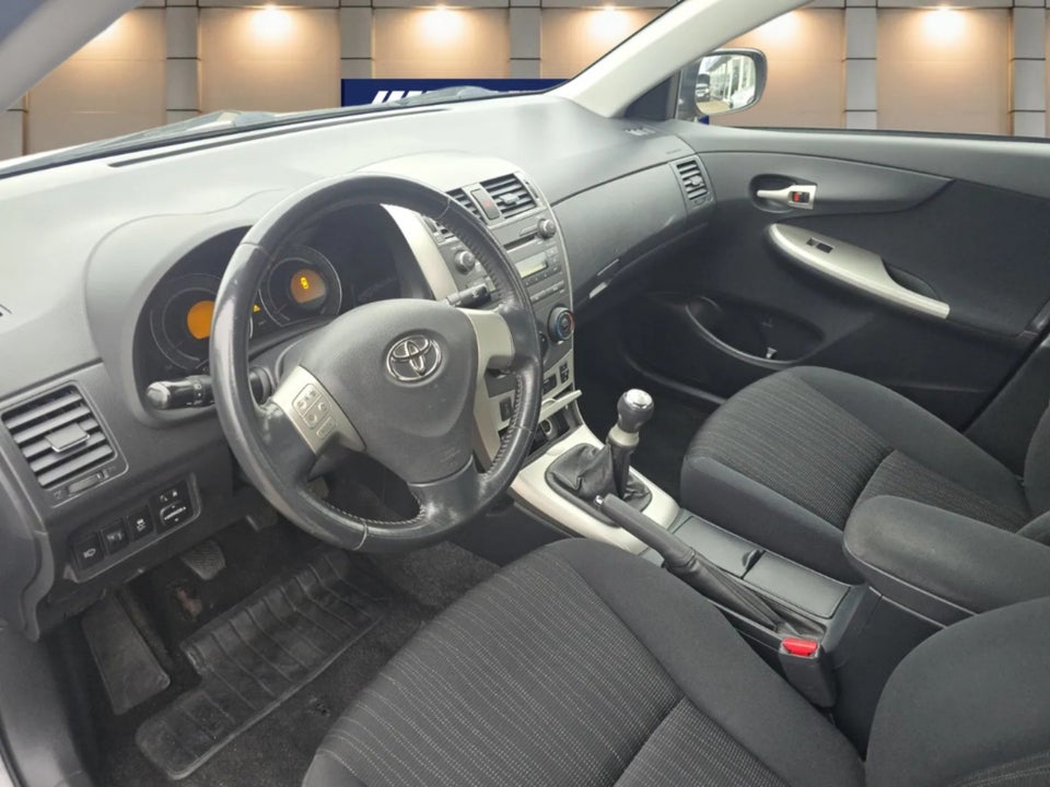 Toyota Corolla 1,4 D-4D Terra 4d