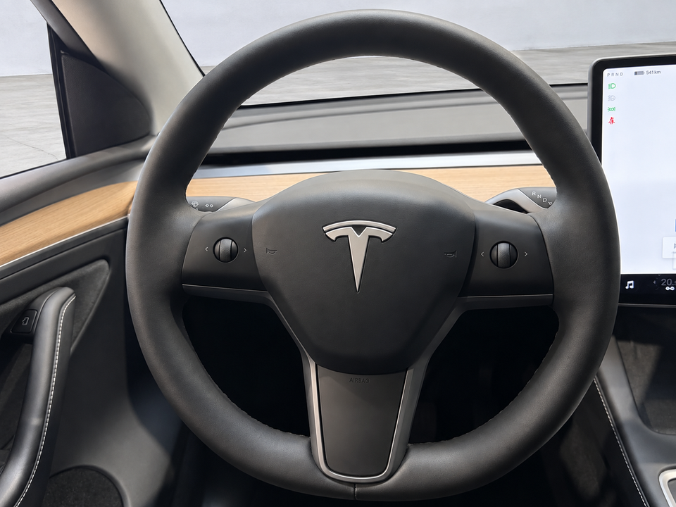 Tesla Model Y Long Range AWD 5d
