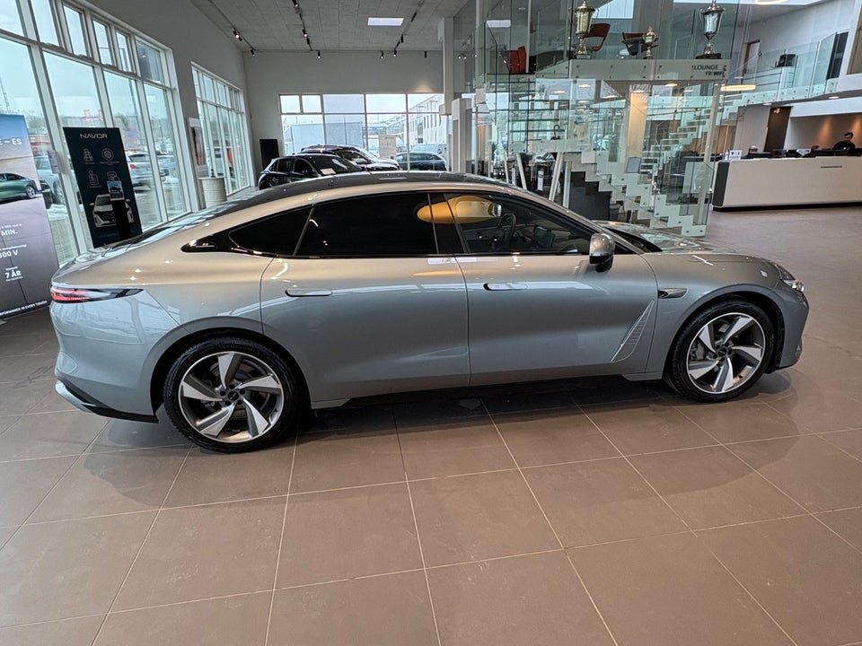 Exlantix ES 77 Ultimate AWD 5d