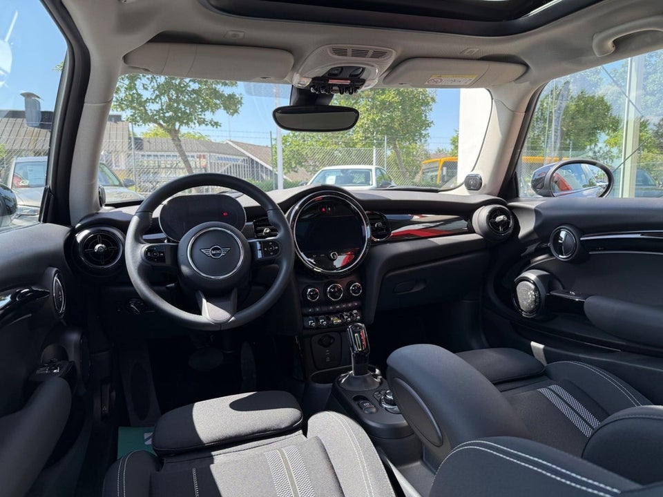 MINI Cooper SE Classic Trim 3d