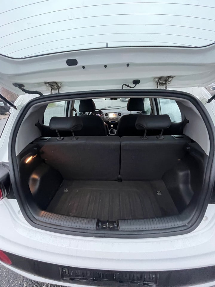 Hyundai i10 1,0 Premium 5d