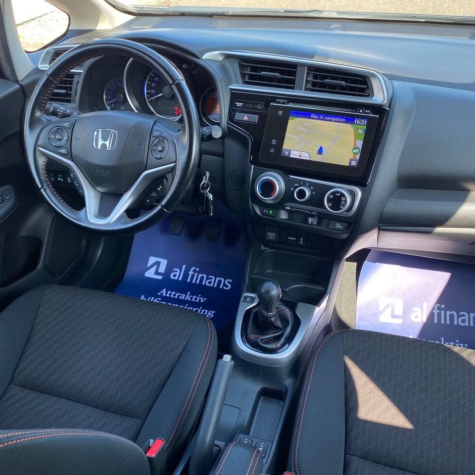 Honda Jazz 1,5 i-VTEC Dynamic 5d