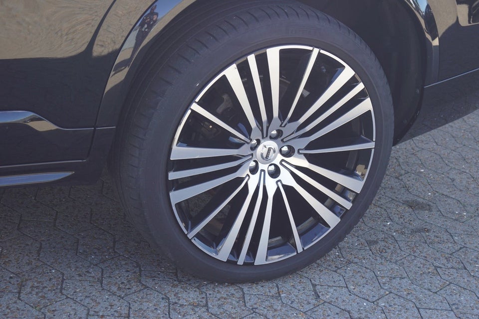 Volvo XC90 2,0 T8 ReCharge R-Design aut. AWD 7prs 5d