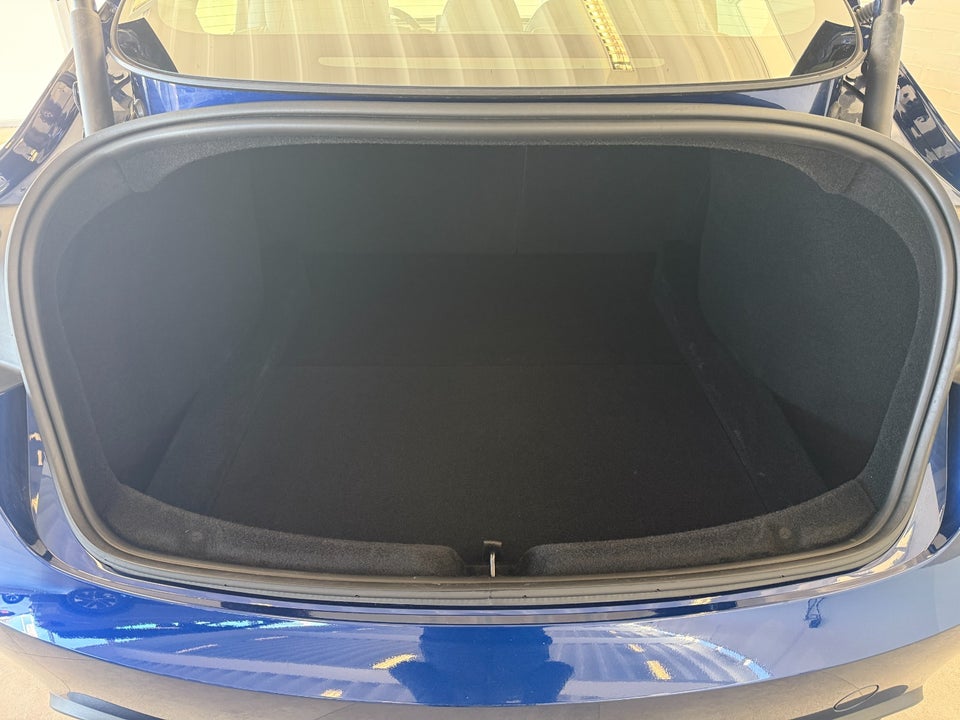 Tesla Model 3 RWD 4d